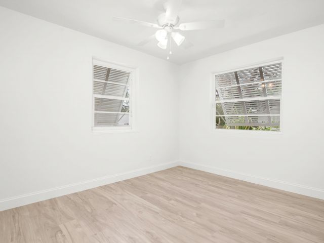 Дом в аренду по адресу 236 Ashworth Street - фото 6788743