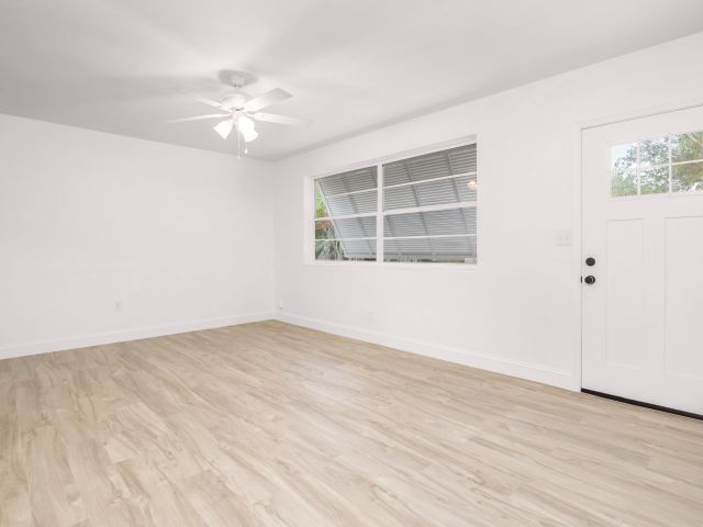 Дом в аренду по адресу 236 Ashworth Street - фото 6788746