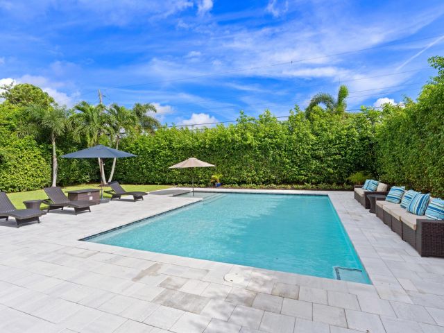 Продажа дома по адресу 1093 SW 14th Street - фото 6830234