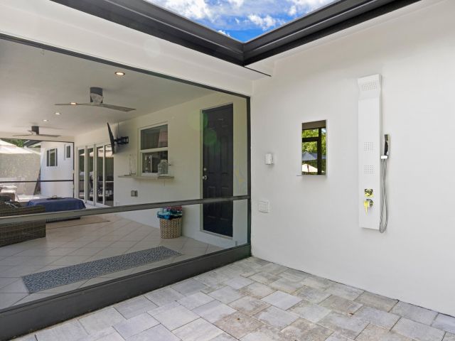 Продажа дома по адресу 1093 SW 14th Street - фото 6830235