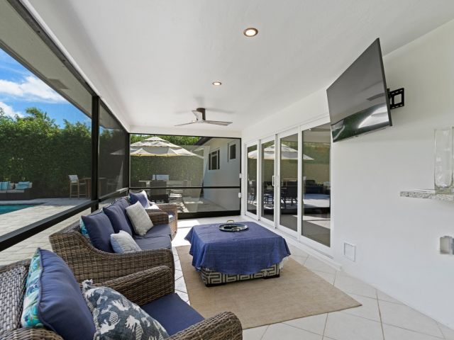 Продажа дома по адресу 1093 SW 14th Street - фото 6830237