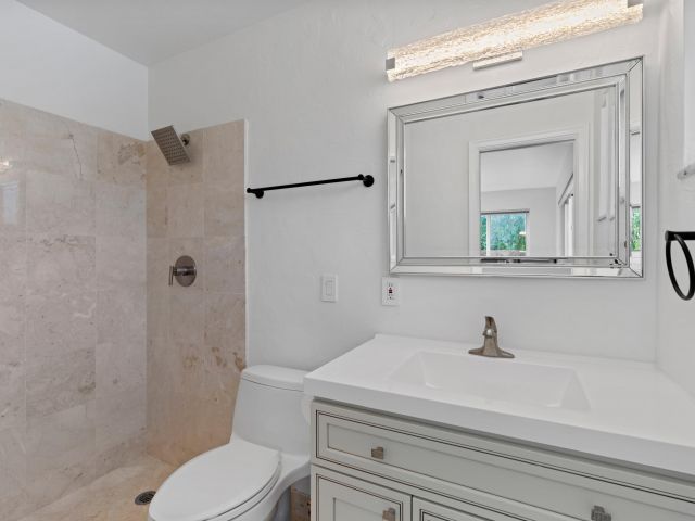 Продажа дома по адресу 1093 SW 14th Street - фото 6830239