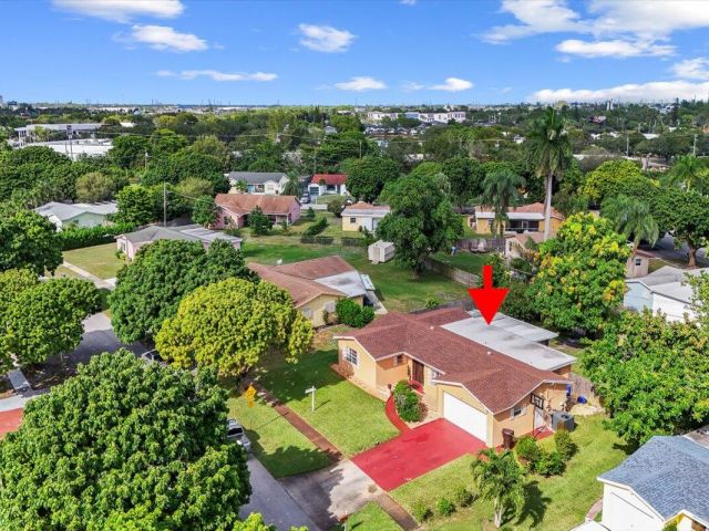 Продажа дома по адресу 1827 Pinehurst Drive - фото 6808458