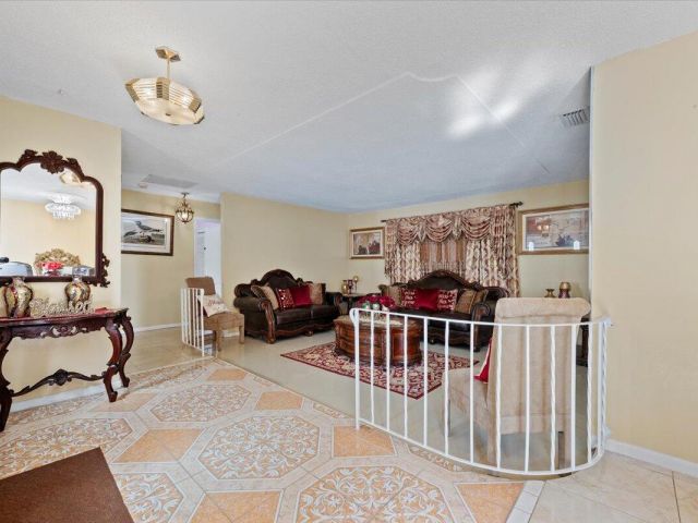 Продажа дома по адресу 1827 Pinehurst Drive - фото 6808473