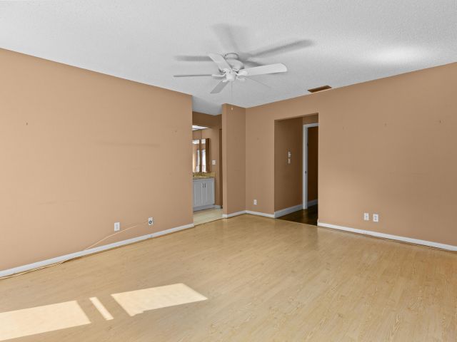 Продажа дома по адресу 7974 Cloverfield Circle - фото 6814339