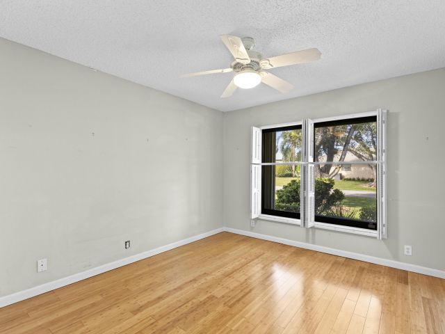 Продажа дома по адресу 7974 Cloverfield Circle - фото 6814346