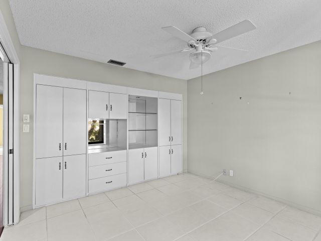 Продажа дома по адресу 7974 Cloverfield Circle - фото 6814347