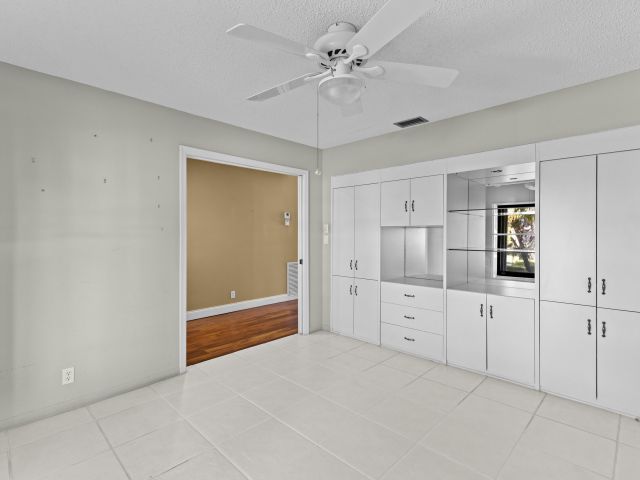 Продажа дома по адресу 7974 Cloverfield Circle - фото 6814348