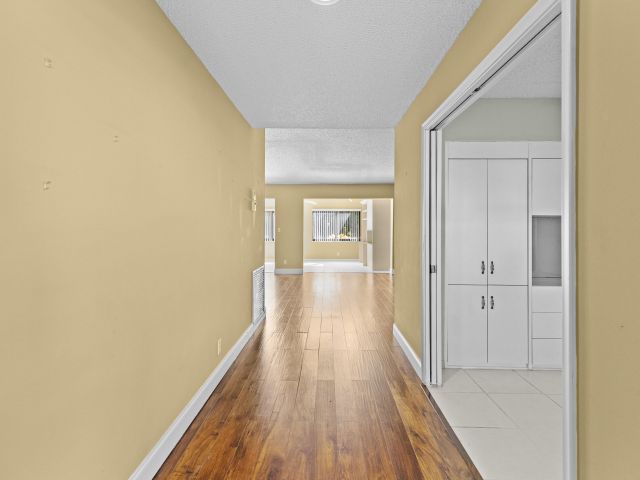 Продажа дома по адресу 7974 Cloverfield Circle - фото 6814351