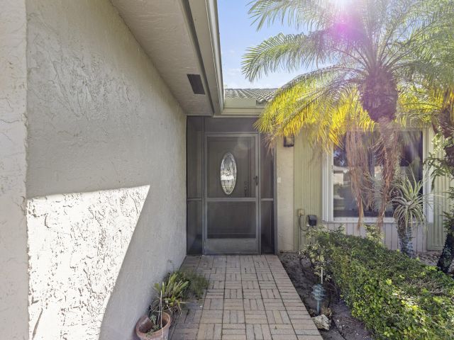 Продажа дома по адресу 7974 Cloverfield Circle - фото 6814354