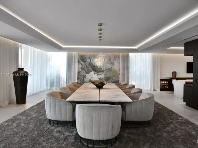 Продажа дома по адресу 375 N Hibiscus Dr - фото 6788496