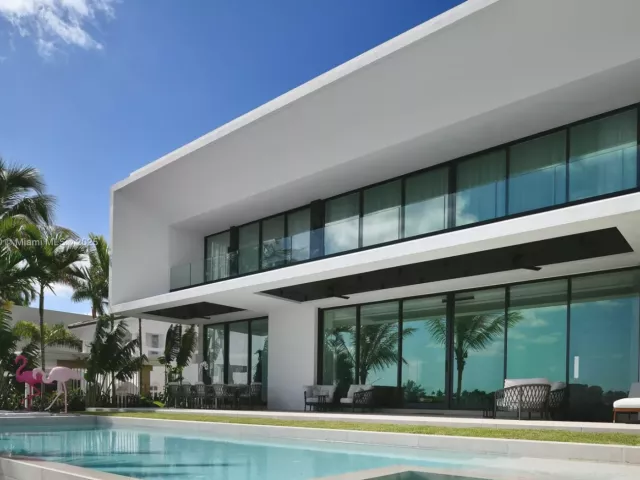 Продажа дома по адресу 375 N Hibiscus Dr - фото 6788503