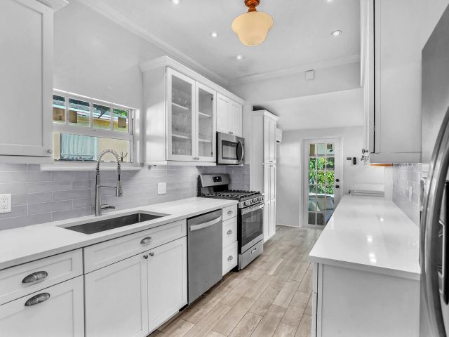 Продажа дома по адресу 529 34th Street - фото 6808478