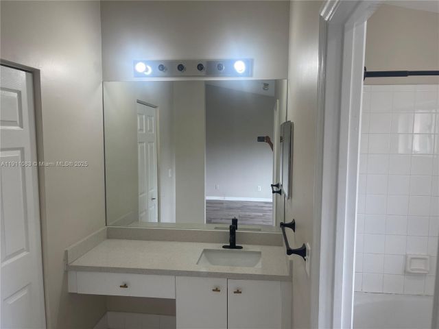 Дом в аренду по адресу 854 NW 208th Dr 854 - фото 7466943