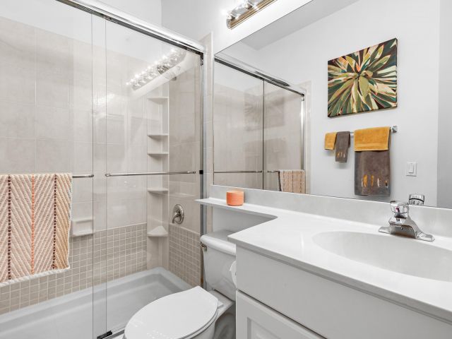 Продажа дома по адресу 9082 Bay Point Cir Circle - фото 6830095