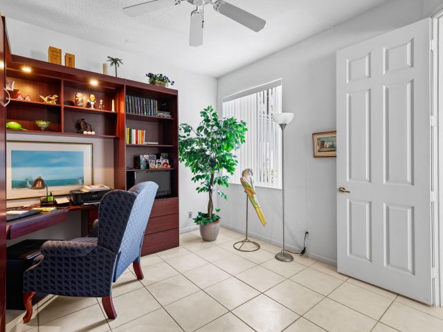 Продажа дома по адресу 9082 Bay Point Cir Circle - фото 6830096