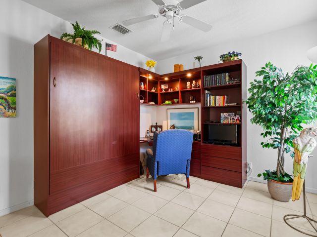 Продажа дома по адресу 9082 Bay Point Cir Circle - фото 6830097