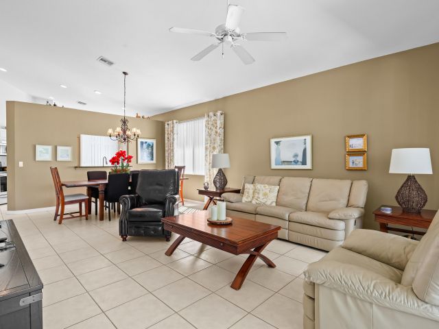 Продажа дома по адресу 9082 Bay Point Cir Circle - фото 6830104