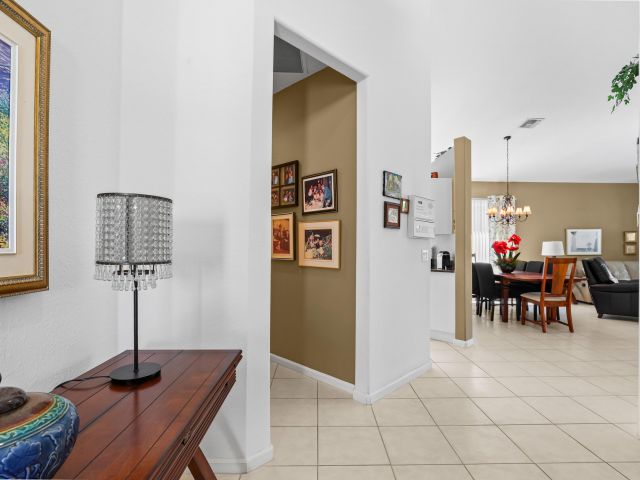 Продажа дома по адресу 9082 Bay Point Cir Circle - фото 6830110