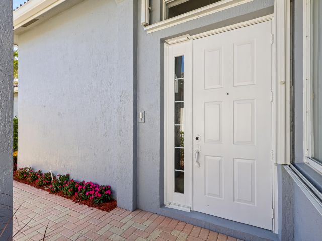 Продажа дома по адресу 9082 Bay Point Cir Circle - фото 6830111