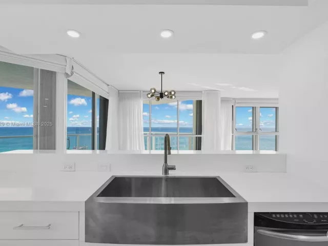 Продажа квартиры #1236 - фото 6812571