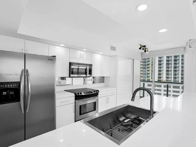 Продажа квартиры #1236 - фото 6812573