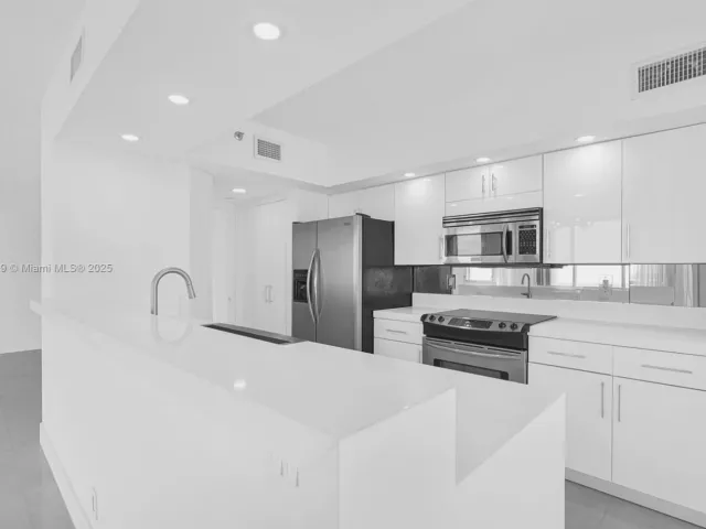 Продажа квартиры #1236 - фото 6812574