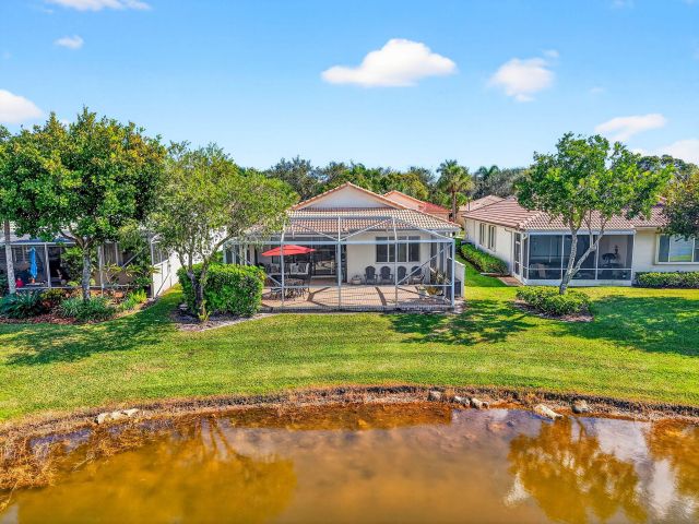 Продажа дома по адресу 2245 Sapphire Circle - фото 6808497