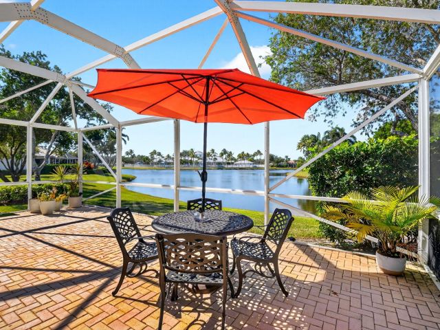 Продажа дома по адресу 2245 Sapphire Circle - фото 6808503