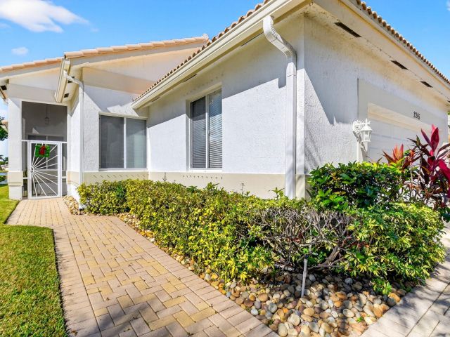 Продажа дома по адресу 2245 Sapphire Circle - фото 6808514