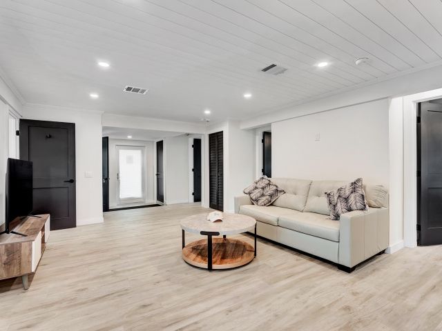 Дом в аренду по адресу 320 NW 3rd Avenue - фото 6798559