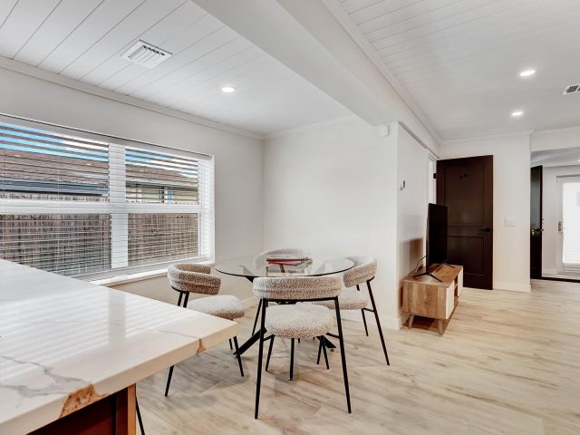 Дом в аренду по адресу 320 NW 3rd Avenue - фото 6798560