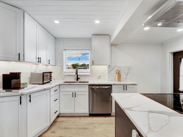 Дом в аренду по адресу 320 NW 3rd Avenue - фото 6798562