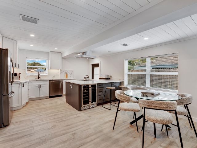 Дом в аренду по адресу 320 NW 3rd Avenue - фото 6798565