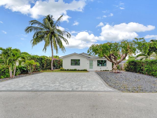 Дом в аренду по адресу 320 NW 3rd Avenue - фото 6798574