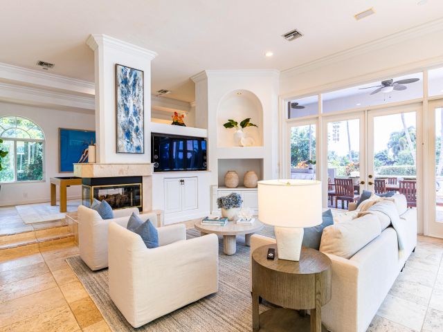 Продажа дома по адресу 15495 Tall Oak Avenue - фото 6803575