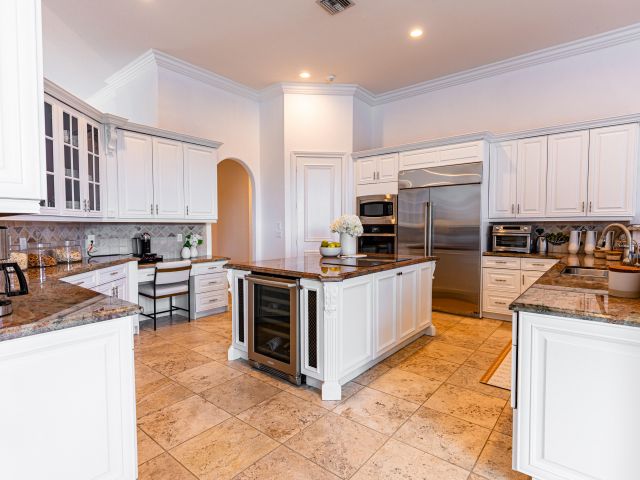 Продажа дома по адресу 15495 Tall Oak Avenue - фото 6803577