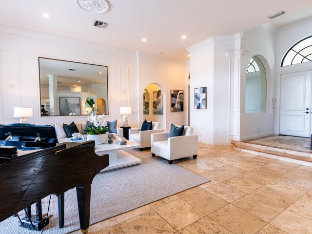 Продажа дома по адресу 15495 Tall Oak Avenue - фото 6803578