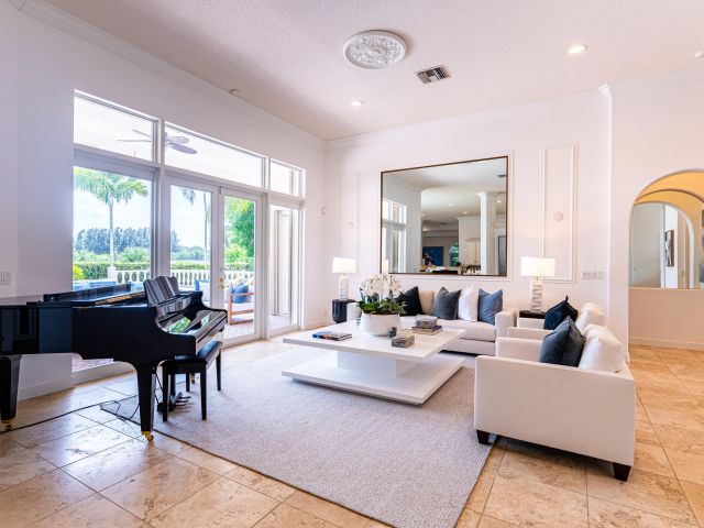 Продажа дома по адресу 15495 Tall Oak Avenue - фото 6803586