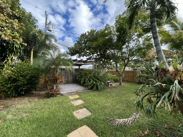 Дом в аренду по адресу 5839 Daphne Drive - - фото 6846502