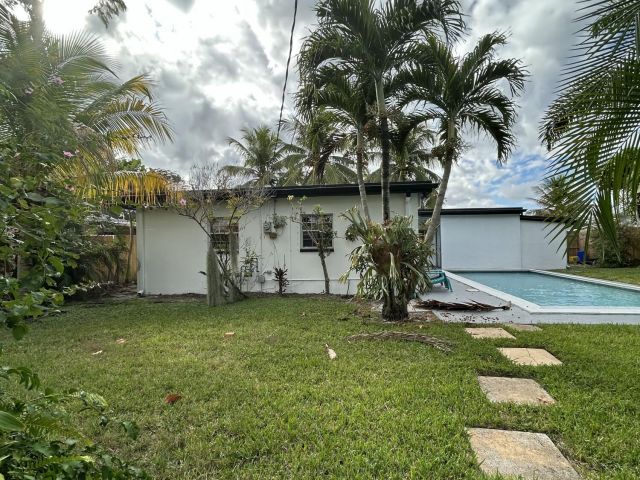 Дом в аренду по адресу 5839 Daphne Drive - - фото 6846507