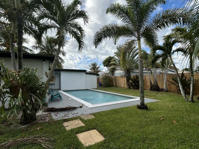 Дом в аренду по адресу 5839 Daphne Drive - - фото 6846509