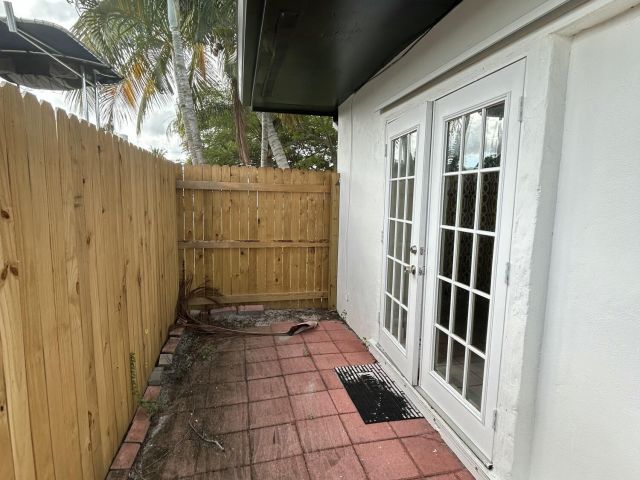 Дом в аренду по адресу 5839 Daphne Drive - - фото 6846510