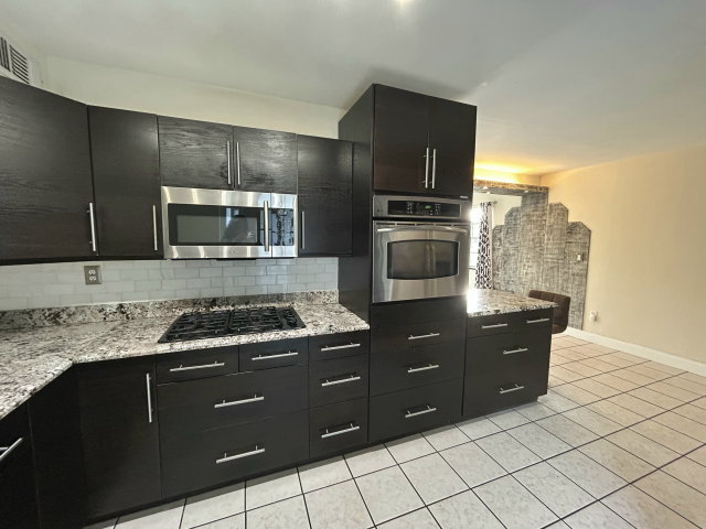 Дом в аренду по адресу 5839 Daphne Drive - - фото 6846514