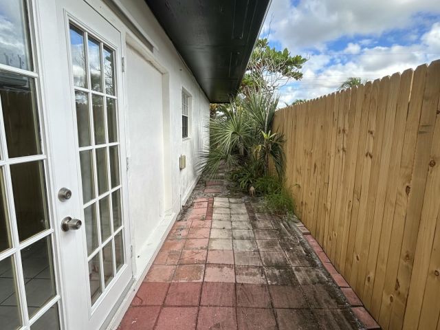 Дом в аренду по адресу 5839 Daphne Drive - - фото 6846516