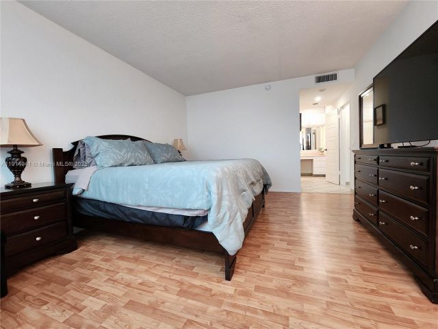 Продажа квартиры #1202 - фото 6792584