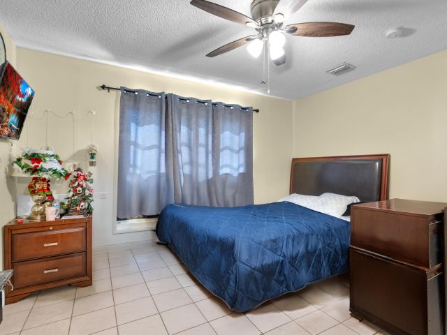 Продажа дома по адресу 7050 Raleigh Street - фото 6809638