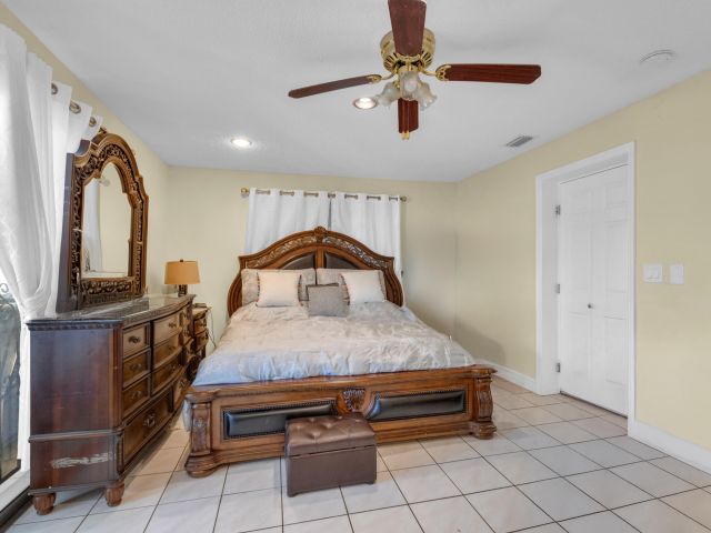 Продажа дома по адресу 7050 Raleigh Street - фото 6809642