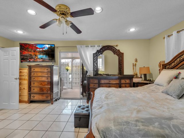 Продажа дома по адресу 7050 Raleigh Street - фото 6809643