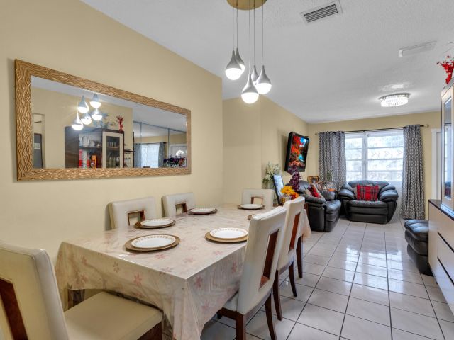 Продажа дома по адресу 7050 Raleigh Street - фото 6809649